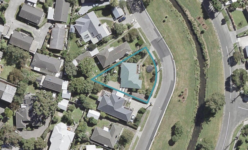 169 Riverside Drive, Waiwhetu, Lower Hutt - Carousel 1