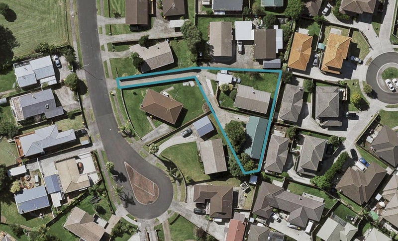 2/20 Glenlea Place, Flat Bush, Auckland - Carousel 1