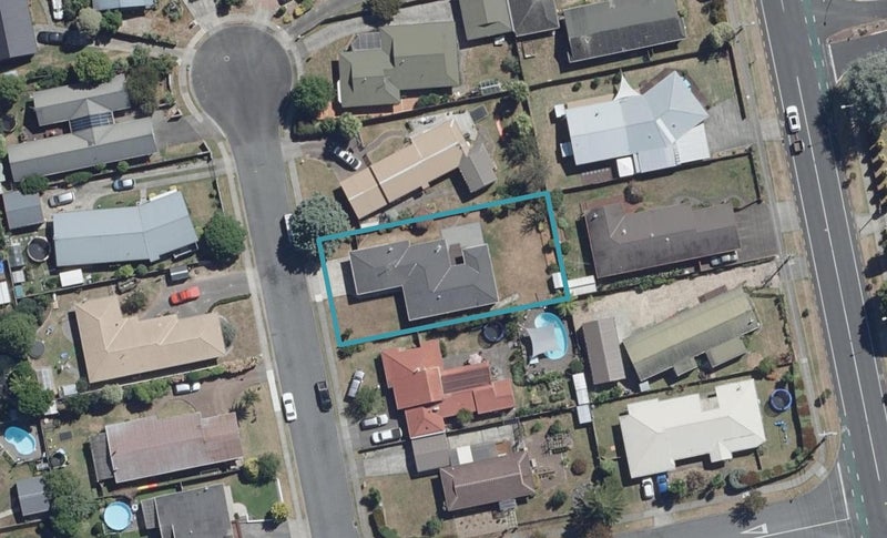 8 Ronald Court, Pukete, Hamilton - Carousel 1