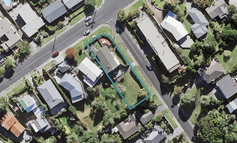1 Sea Vista Avenue, Beach Haven, Auckland - Carousel 1