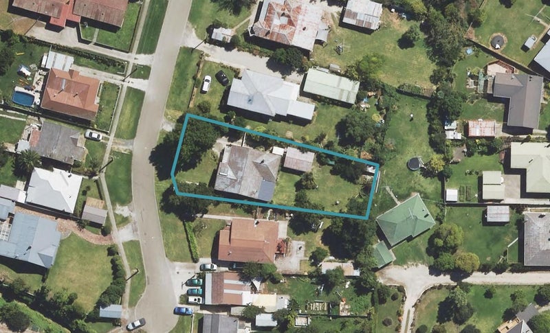 10 Dickson Street, Kaiti, Gisborne - Carousel 1