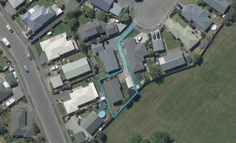 18A Seascape Gardens, Bromley, Christchurch - Carousel 1