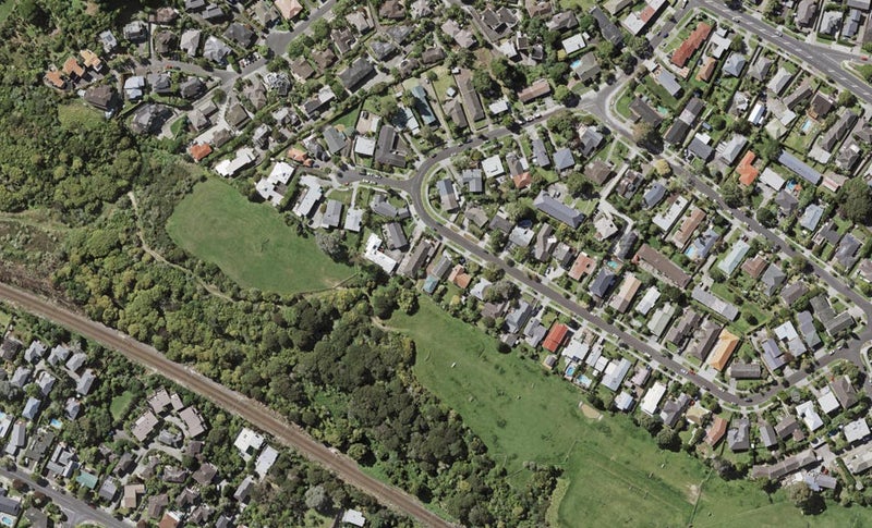 2/37 Whytehead Crescent, Kohimarama, Auckland - Carousel 1
