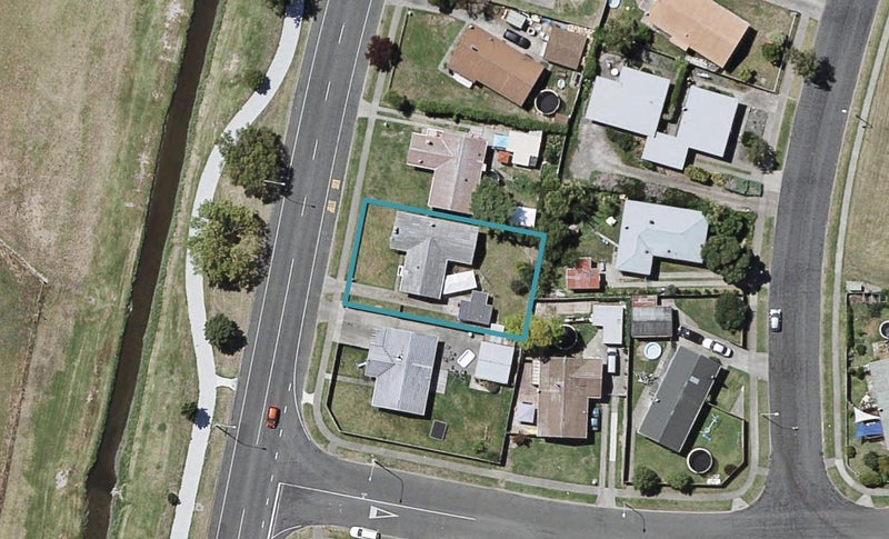 305 Westminster Avenue, Tamatea, Napier - Carousel 1