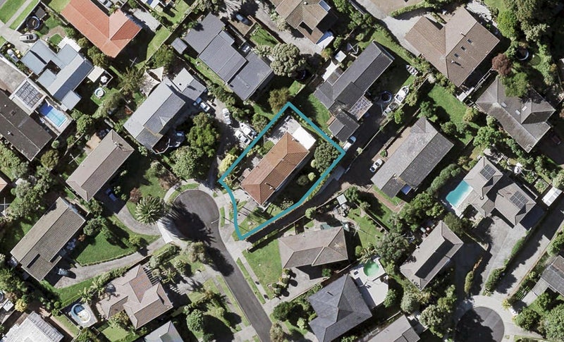 2/11 Golders Place, Howick, Auckland - Carousel 1