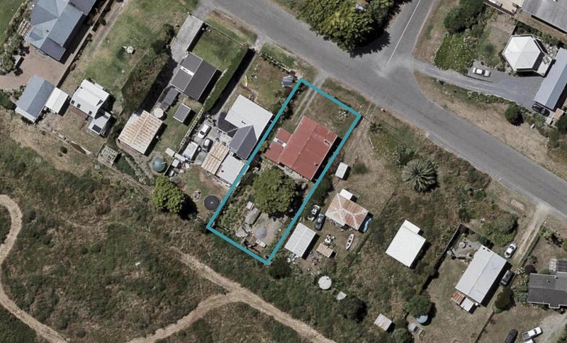 11 Kitchener Street, Te Horo Beach - Carousel 1
