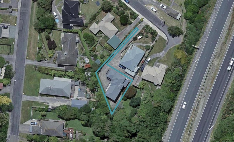 4A Ongley Crescent, Tawa, Wellington - Carousel 1
