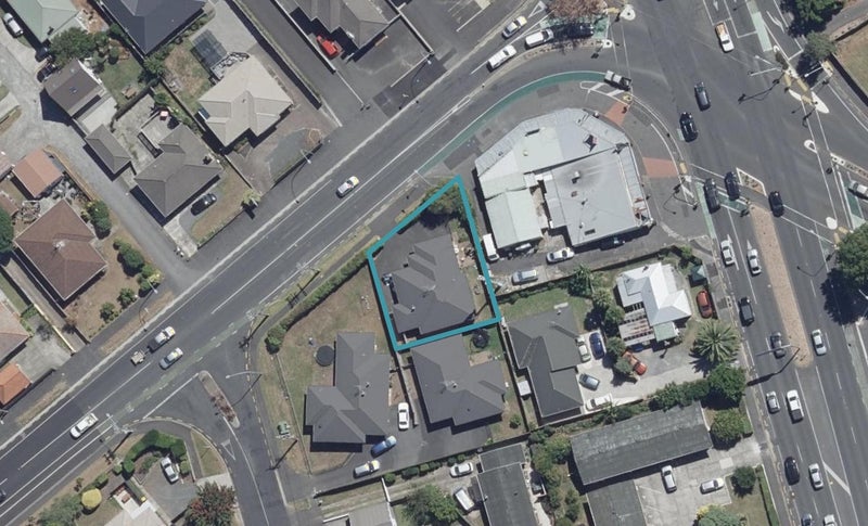 9 Forest Lake Road, Forest Lake, Hamilton - Carousel 1