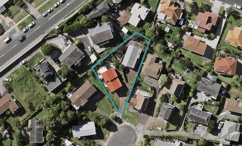 2/10 Remus Place, Totara Vale, Auckland - Carousel 1