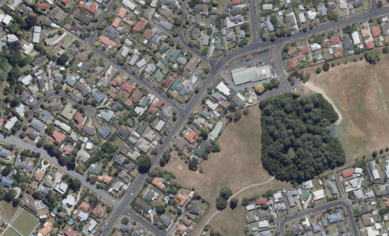 46 Masters Avenue, Hillcrest, Hamilton - Carousel 1