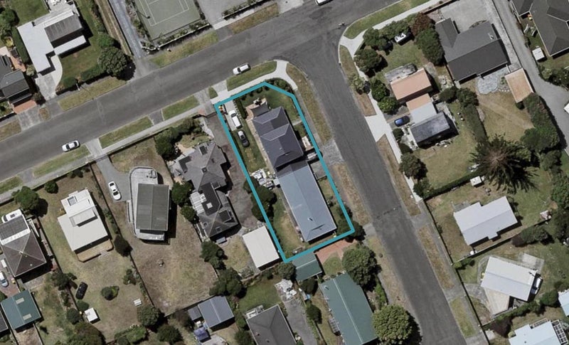 2A Reeves Street, Waikanae Beach, Waikanae - Carousel 1