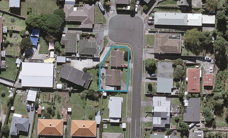 1/5 Brierley Place, Marfell, New Plymouth - Carousel 1