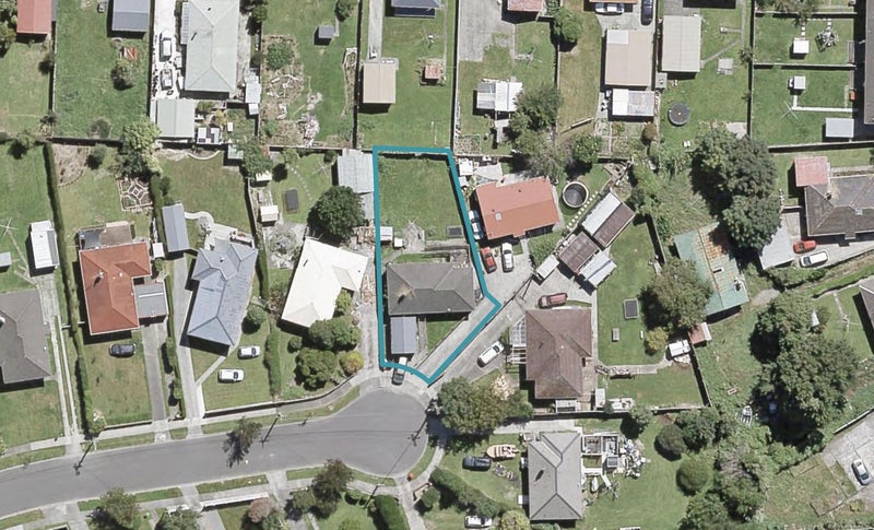 15 Hector Grove, Trentham, Upper Hutt - Carousel 1
