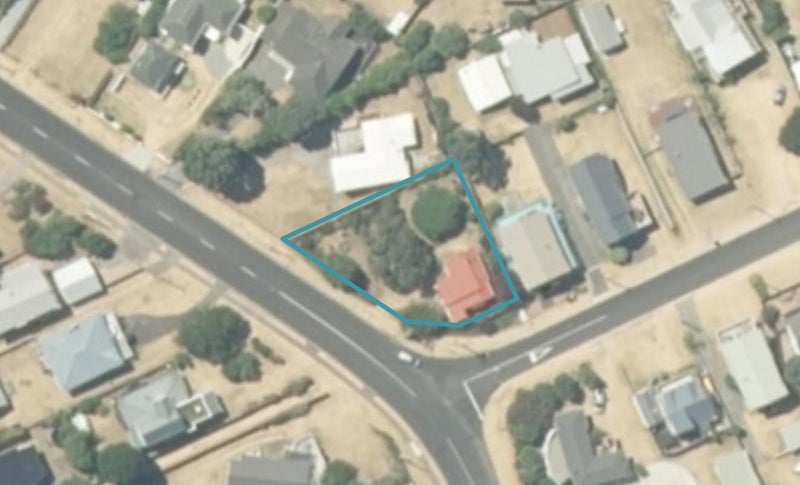 614 Ocean Road, Whangamatā - Carousel 1