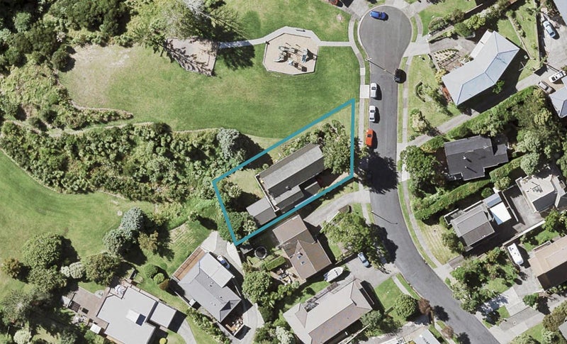 18 Pickwick Parade, Mellons Bay, Auckland - Carousel 1