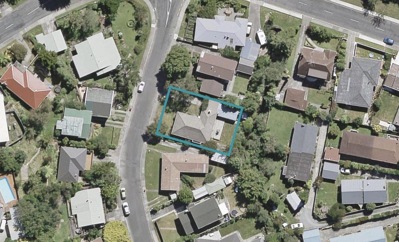 5 Deller Grove, Silverstream, Upper Hutt - Carousel 1