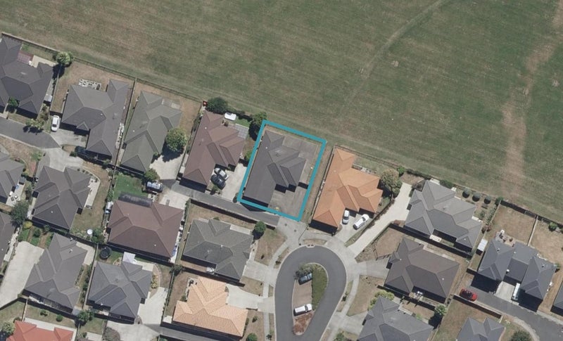 50 Parkside Drive, Huntington, Hamilton - Carousel 1