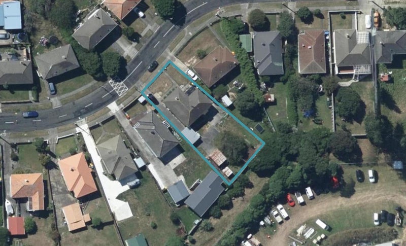 25 Hukatai Street, Elsdon, Porirua - Carousel 1