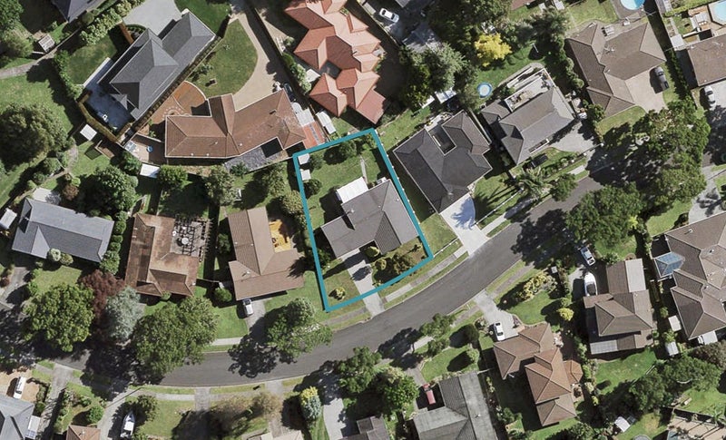 28 Evanda Crescent, Conifer Grove, Takanini - Carousel 1