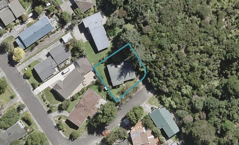 27 Chichester Drive, Pinehaven, Upper Hutt - Carousel 1
