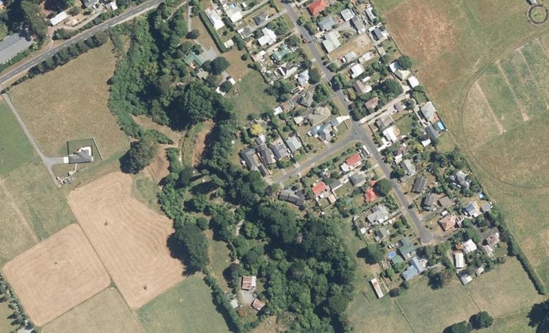 8 Paton Street, Maymorn, Upper Hutt - Carousel 1