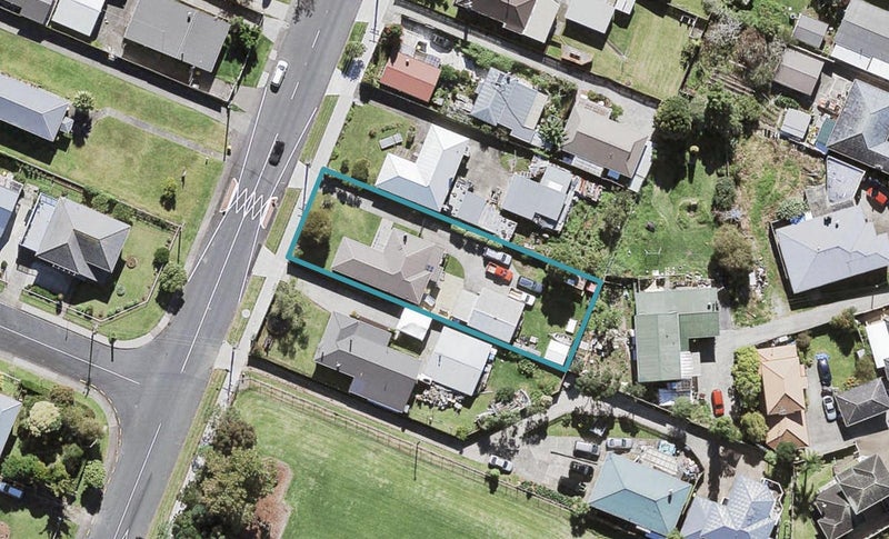 11 Archibald Road, Kelston, Auckland - Carousel 1