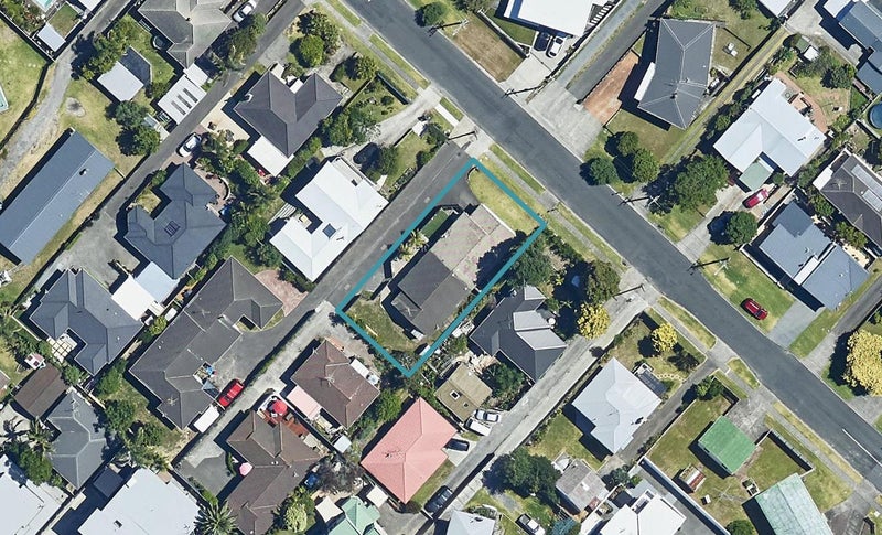 2/230 Valley Road, Mount Maunganui, Mount Maunganui - Carousel 1