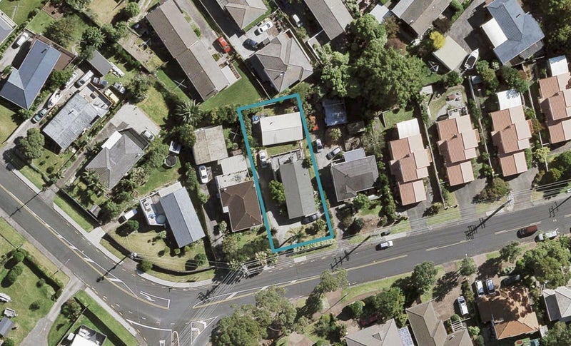 114 Awaroa Road, Sunnyvale, Auckland - Carousel 1