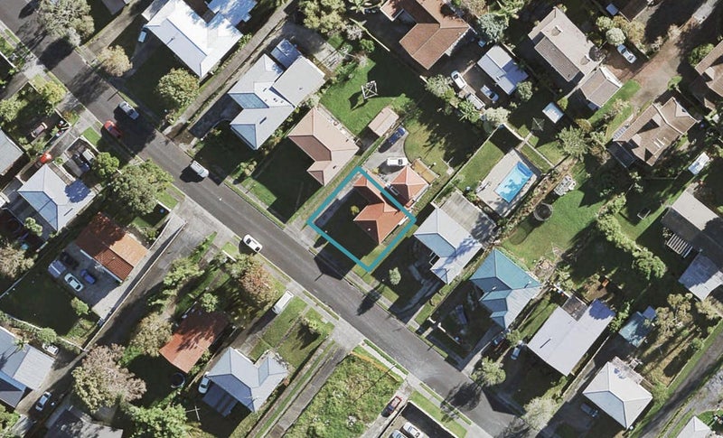 25 Oriana Avenue, Lynfield, Auckland - Carousel 1