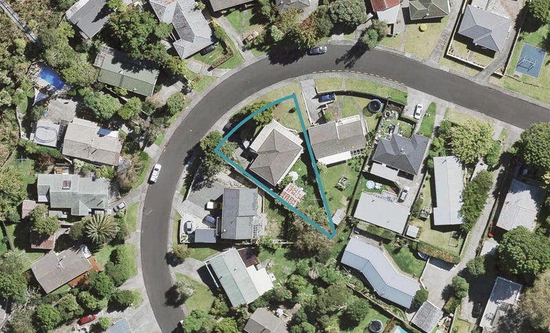 28 Onedin Place, Titirangi, Auckland - Carousel 1
