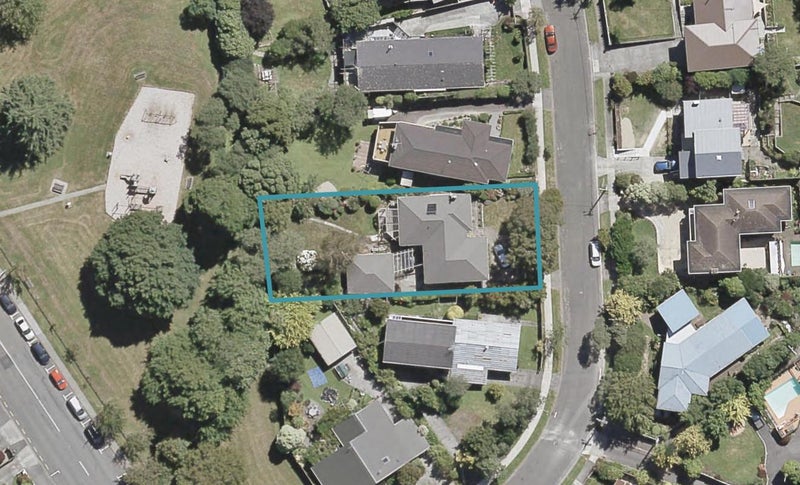 6 Dowling Grove, Silverstream, Upper Hutt - Carousel 1
