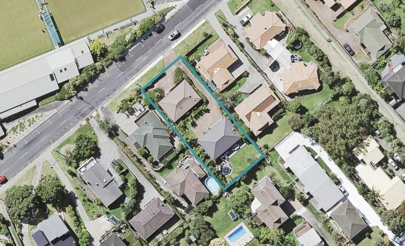2/14 Ramsgate Terrace, Mairangi Bay, Auckland - Carousel 1