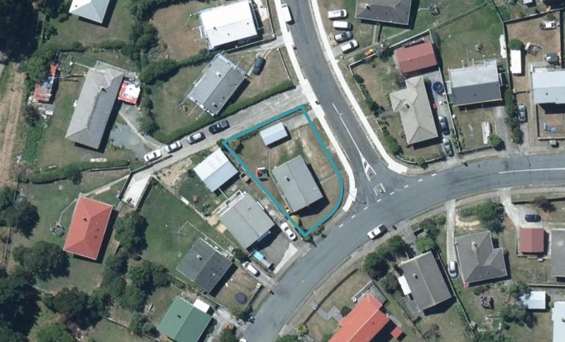 1 Pukaki Grove, Waitangirua, Porirua - Carousel 1
