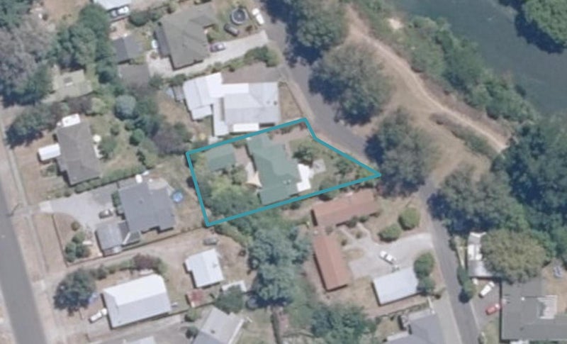 2 Riverbank Road, Taupo - Carousel 1