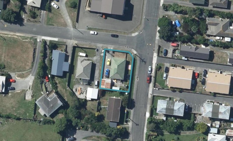 1 Nohorua Street, Takapuwahia, Porirua - Carousel 1