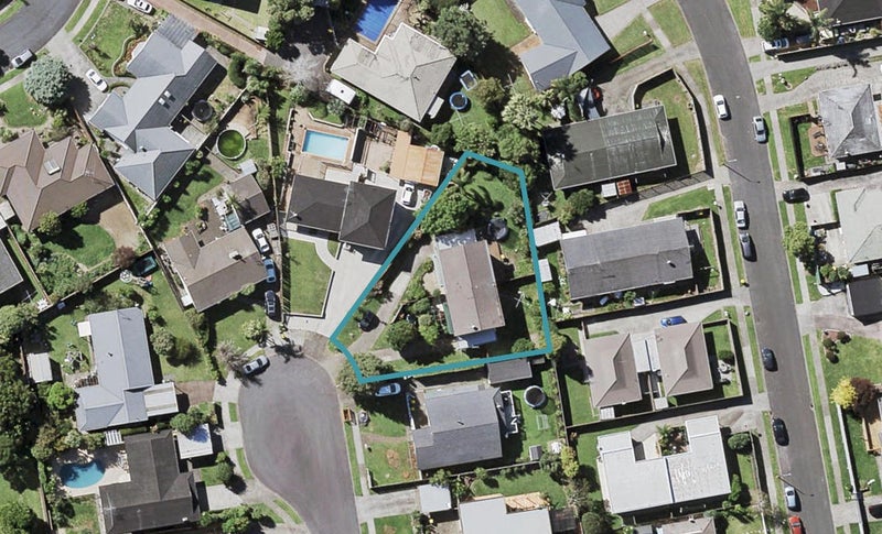 2/21 Roysfield Lane, Sunnyhills, Auckland - Carousel 1