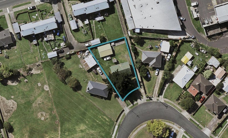 62 Fisher Crescent, Ōtara, Auckland - Carousel 1