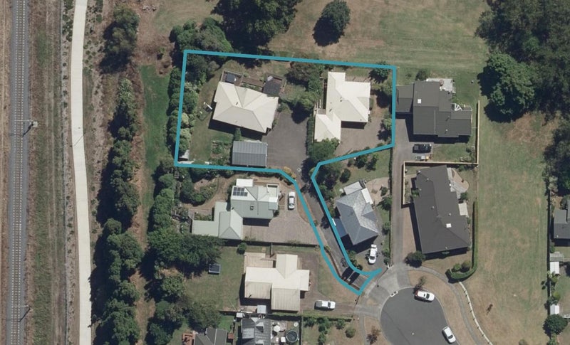 16A Rimmington Drive, Hamilton Lake, Hamilton - Carousel 1