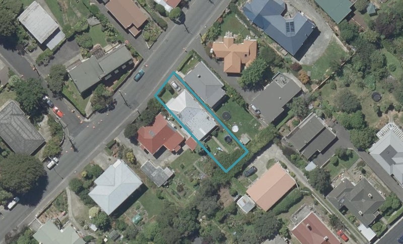 16 Signal Hill Road, Opoho, Dunedin - Carousel 1