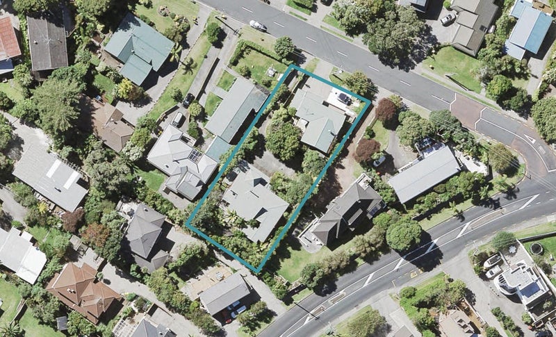 1/4 Lyons Avenue, Murrays Bay, Auckland - Carousel 1