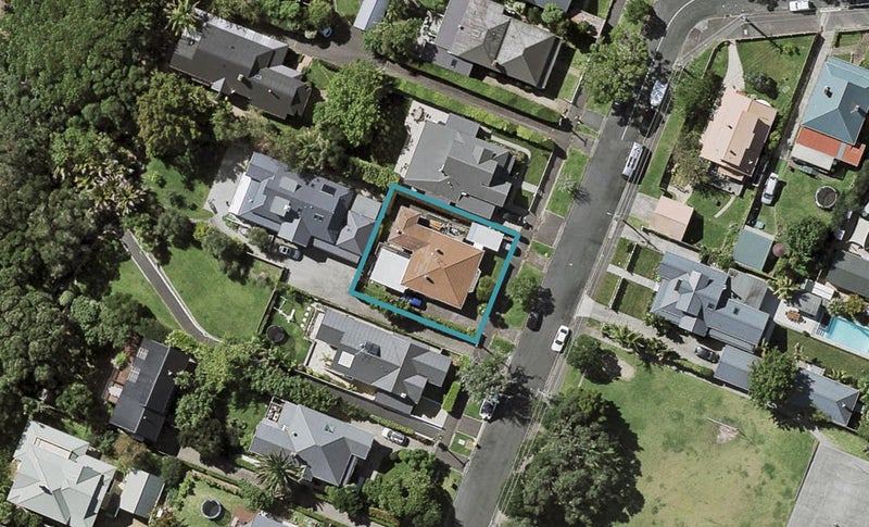 1/33A Glen Road, Stanley Point, Auckland - Carousel 1