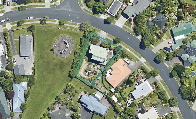 20 Aquarius Drive, Kawaha Point, Rotorua - Carousel 1