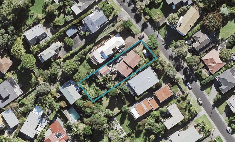 19 Sea Vista Avenue, Beach Haven, Auckland - Carousel 1