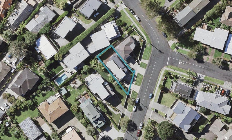 14 Rangitoto Terrace, Milford, Auckland - Carousel 1
