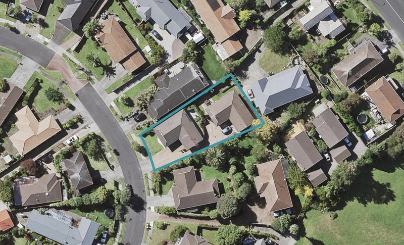 2/40 Channing Crescent, Botany Downs, Auckland - Carousel 1