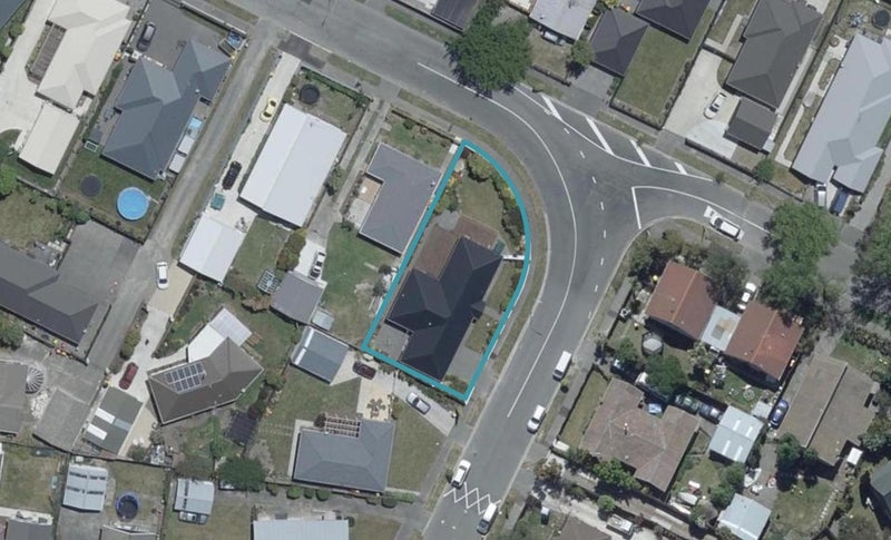 7 Royal Park Drive, Parklands, Christchurch - Carousel 1