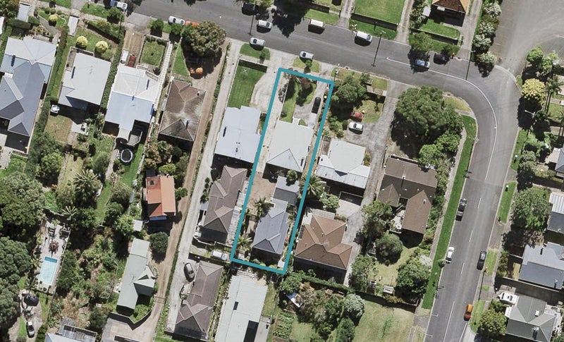 1/27 Keystone Avenue, Three Kings, Auckland - Carousel 1