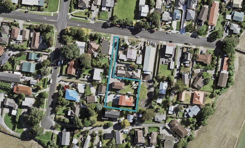 2/5 Beihlers Road, Weymouth, Auckland - Carousel 1
