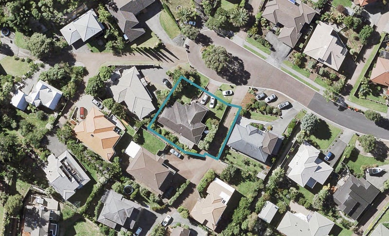 74 Crestview Place, Browns Bay, Auckland - Carousel 1