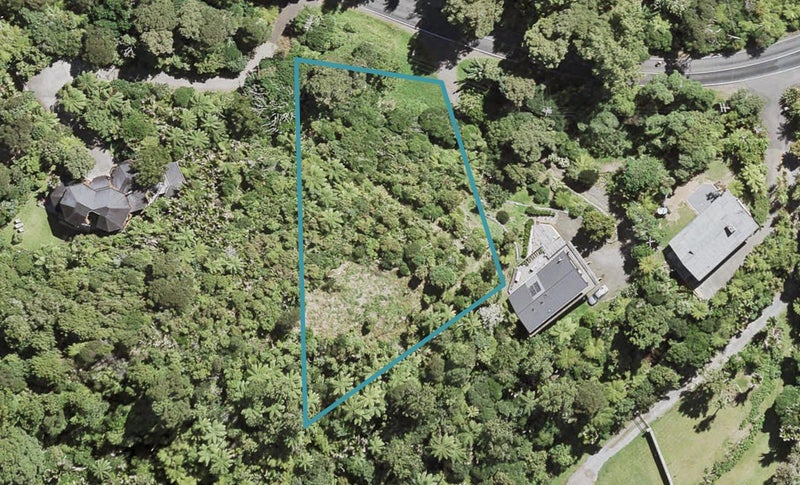 168A Scenic Drive, Titirangi, Auckland - Carousel 1